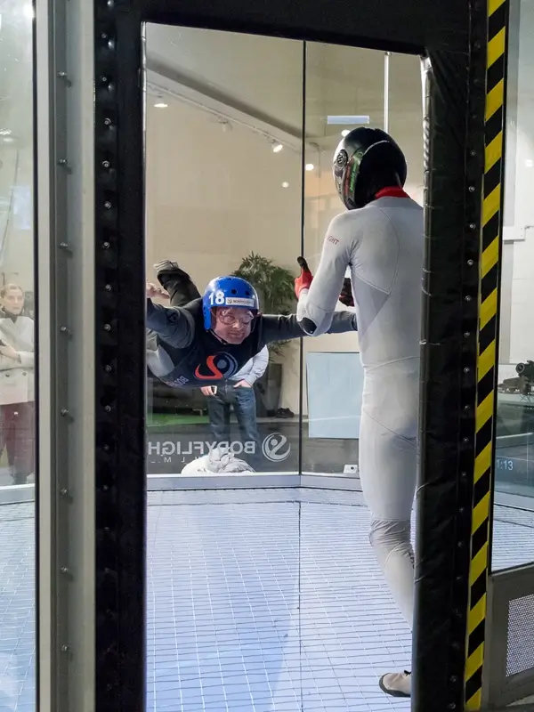 Välj Bodyflight som present till pojkvän som har allt.