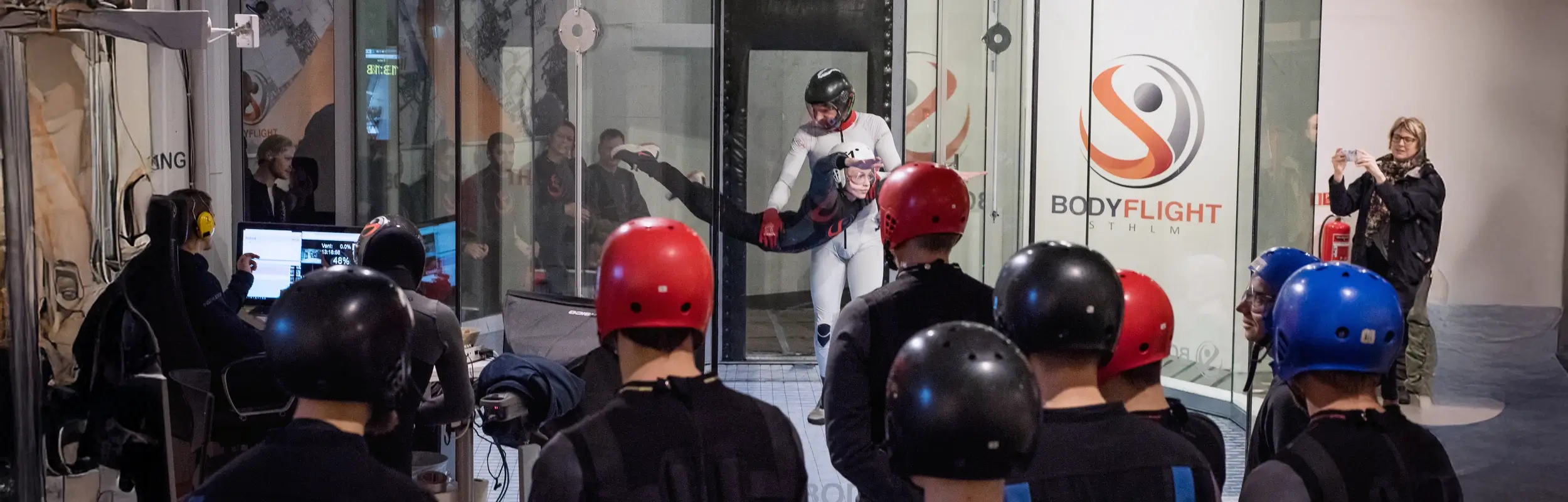 Boka Bodyflight som aktiviteter till kalas för barn som fyller 12 år.