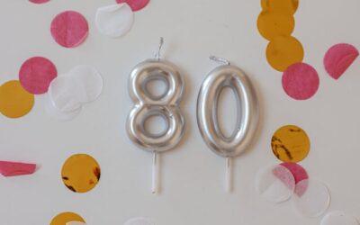 80 års present mormor – varför en upplevelse slår prylar