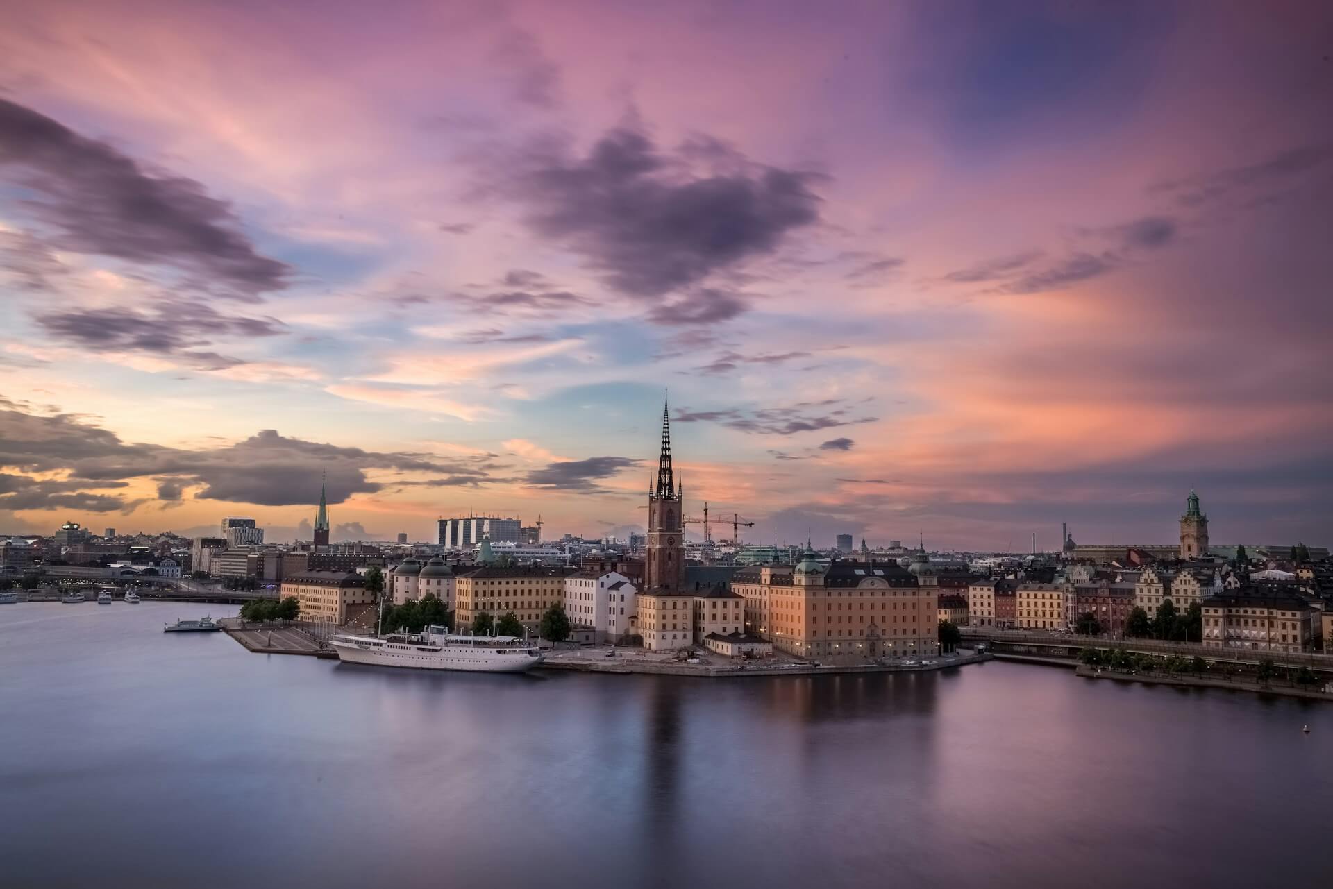 Bild över Stockholms stad. Hitta på roliga aktiviteter i Stockholm med oss på Bodyflight.